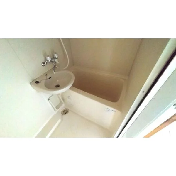 家具設置前のお部屋の画像になります