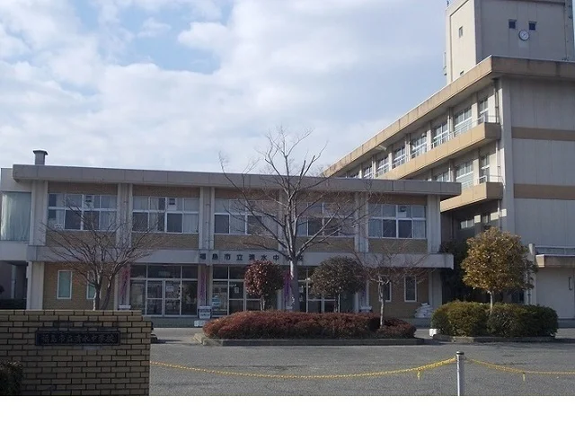 福島市立清水中学校まで1200m