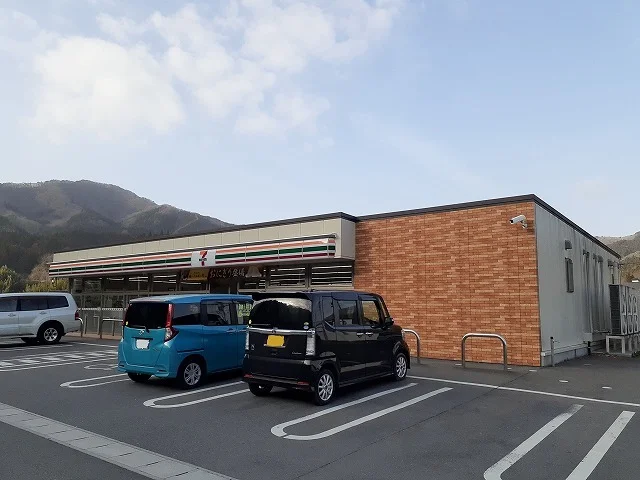 セブン-イレブン 住田世田米店まで220m