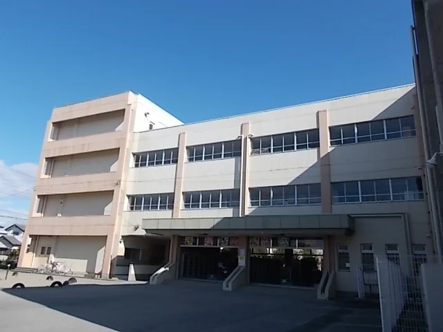 御幸ヶ原小学校まで1600m