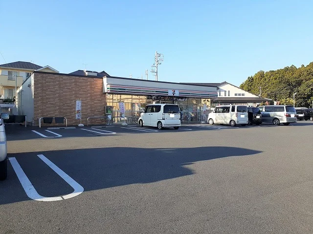 セブンイレブン 八日市場飯倉店まで1200m