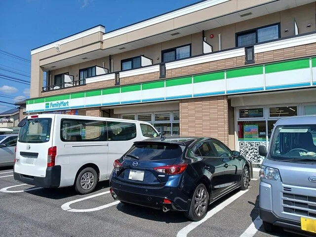 ファミリーマート柏たなか店まで981m