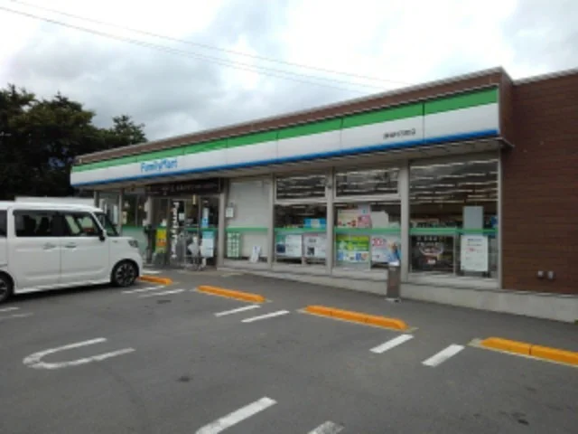 ファミリーマート須坂村石町店まで300m