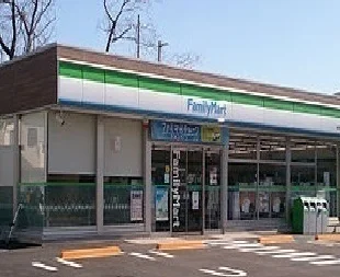 ファミリーマートまで450m