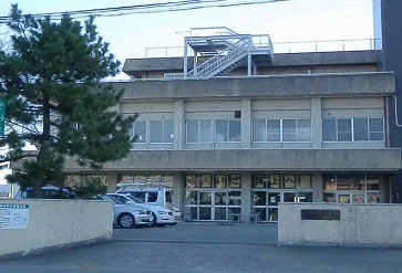 港中学校まで1200m