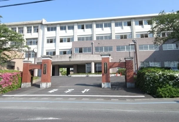 三重高等学校まで300m