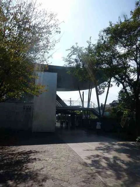 京阪石坂線坂本駅まで1400m