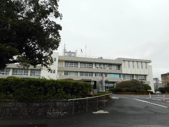 高岡総合支所まで700m