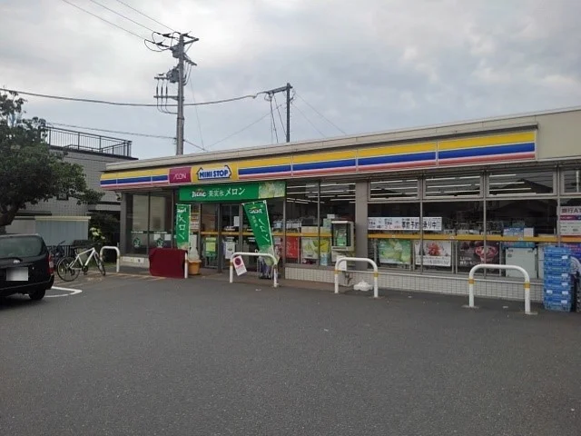 ミニストップ葉山御用邸前店まで1540m