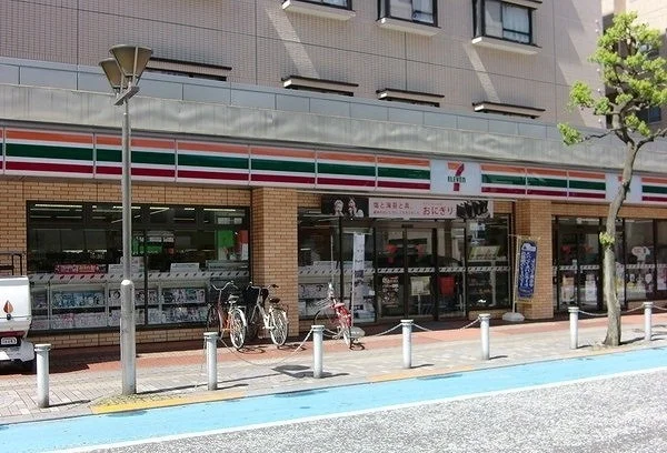 セブンイレブンまで70m