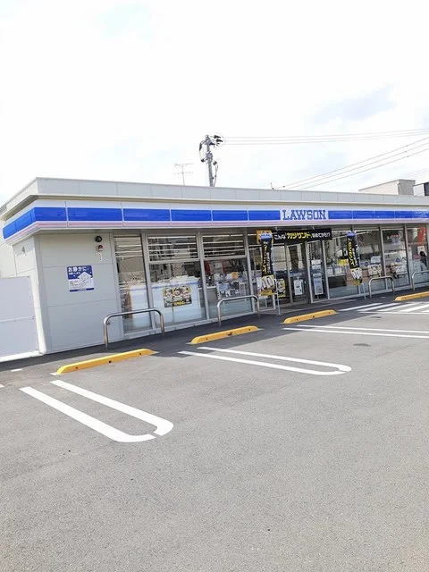 ローソン八代通町店まで800m