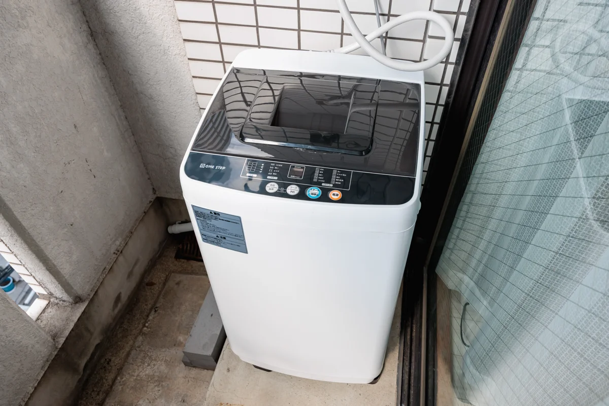 洗濯機（新品）はバルコニー設置し、室内スペースを広く使える設計