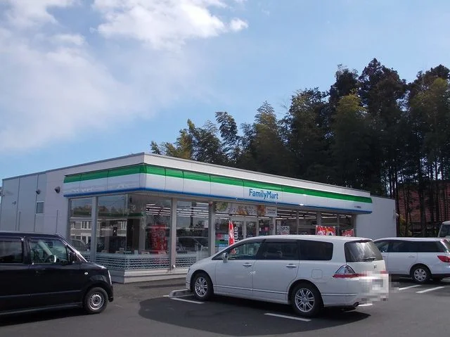 ファミリーマートさくら蒲須坂店まで800m