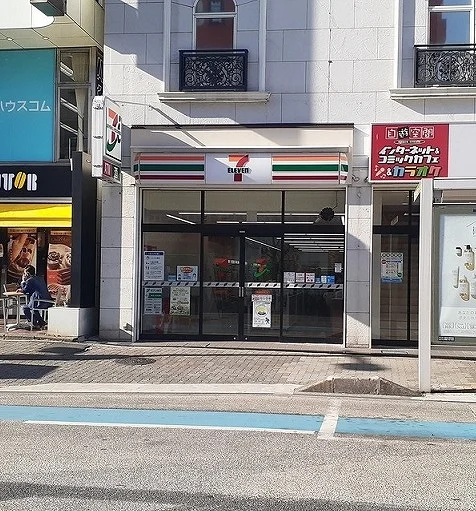 セブンイレブン　南浦和東口店まで210m