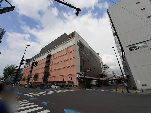 ラブラ万代まで210m