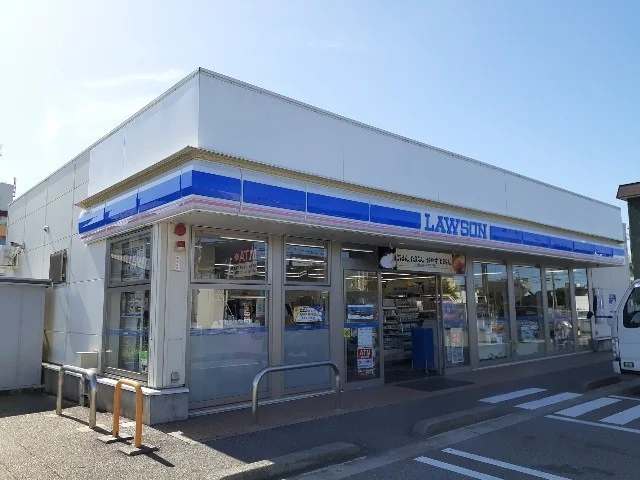 ローソン富山新庄町南店まで450m