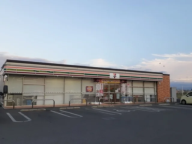 セブンイレブン葛城勝根店まで626m