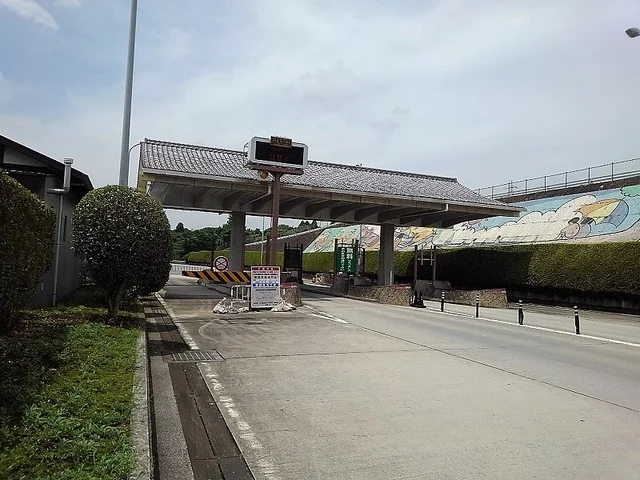 杵築ＩＣ入口まで1300m