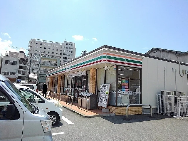 セブンイレブン三原港町店まで950m