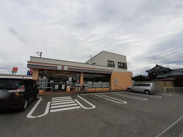 セブンイレブン　白根戸頭店まで1700m