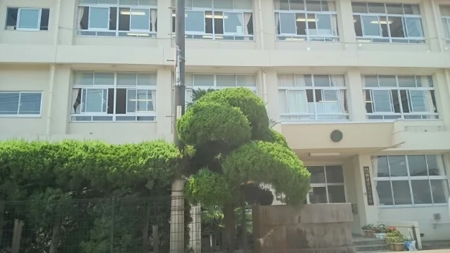 新津第二小学校まで1200m