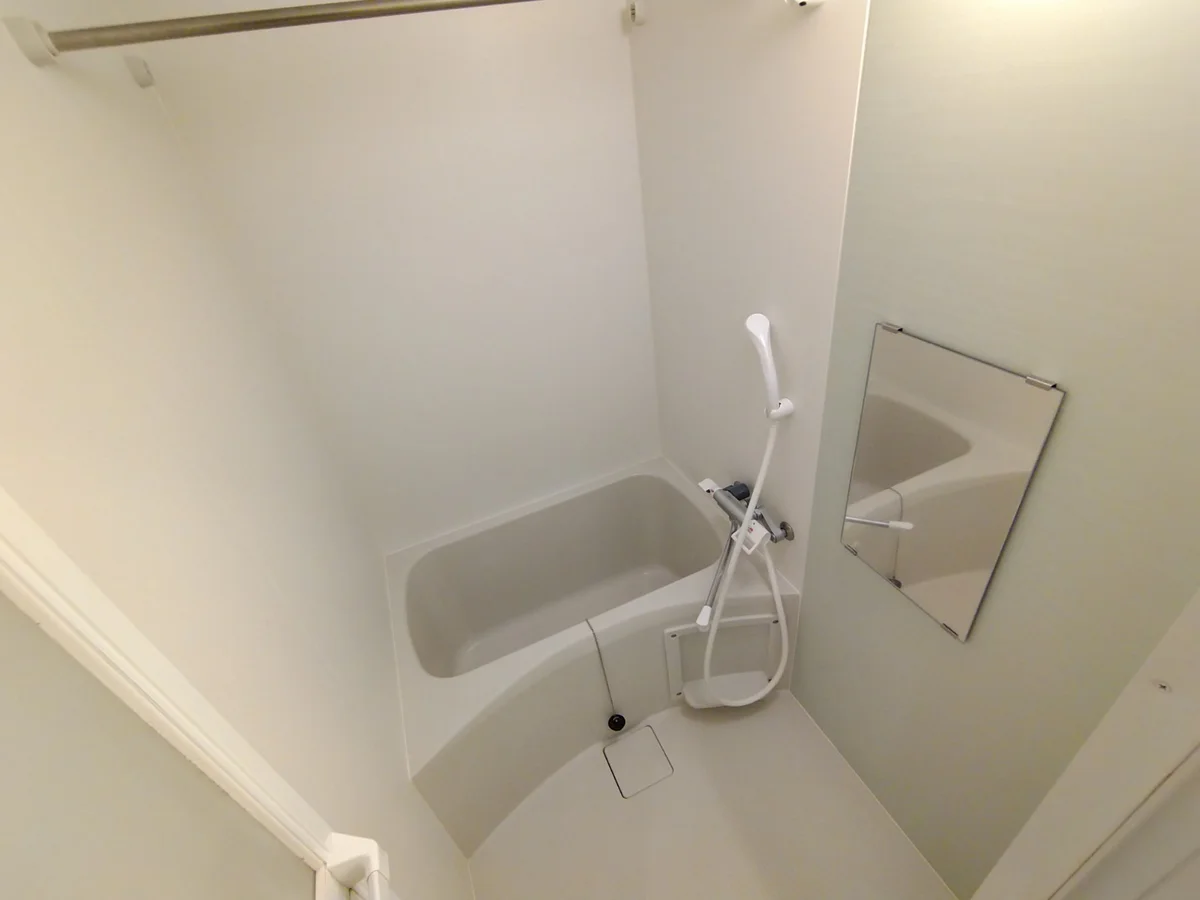 鏡＆浴室乾燥機（暖房機能なし）付きです♪