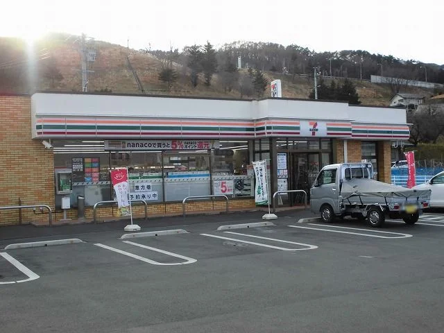 セブンイレブン　岡谷湊5丁目店まで1000m