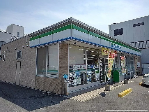 コンビニまで750m