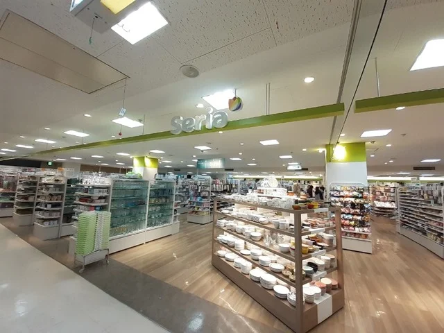 セリア（ヨシヅヤ師勝店）まで600m