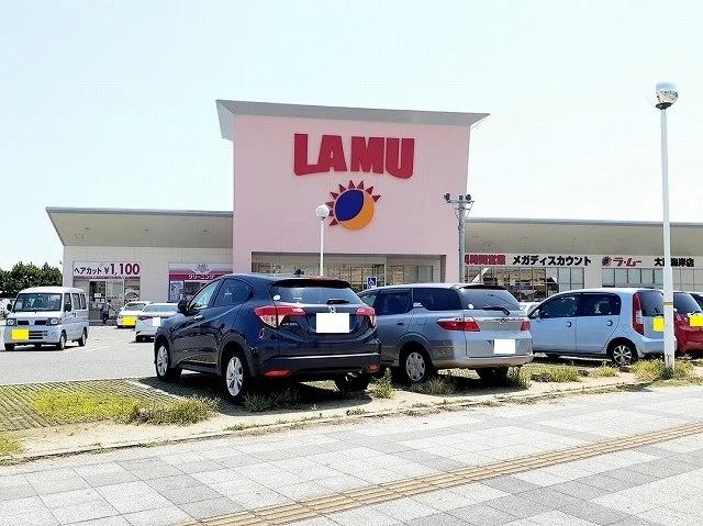 ラ・ムーまで1100m