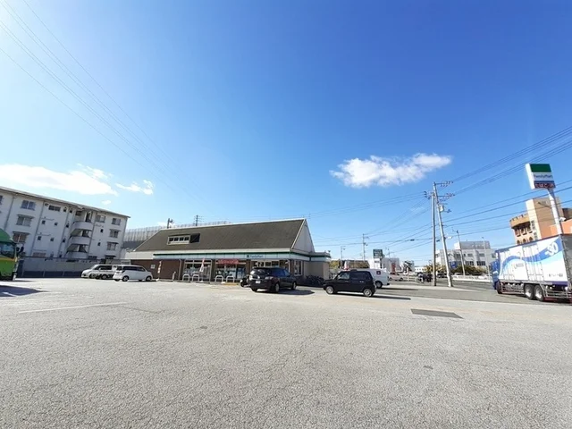 ファミリーマート 高知介良バイまで290m