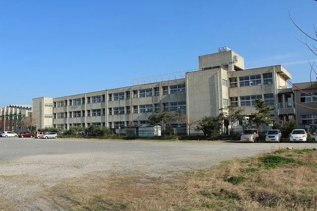浜崎小学校まで2600m