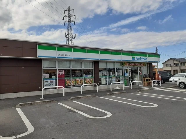 ファミリーマート津田北店まで340m
