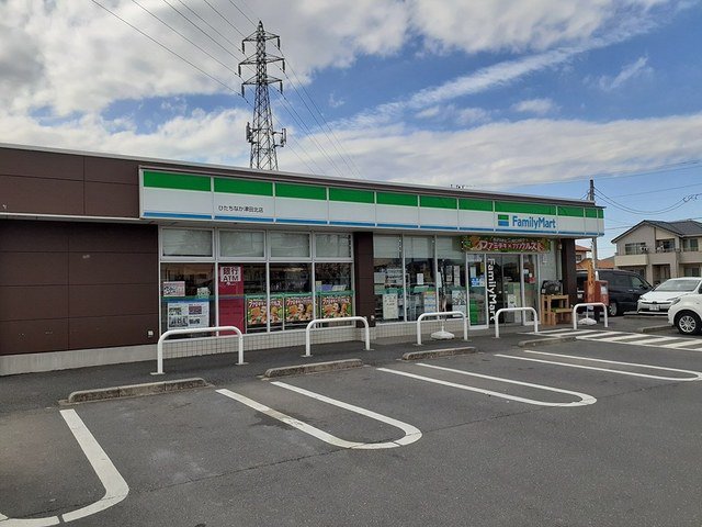 ファミリーマート津田北店まで340m