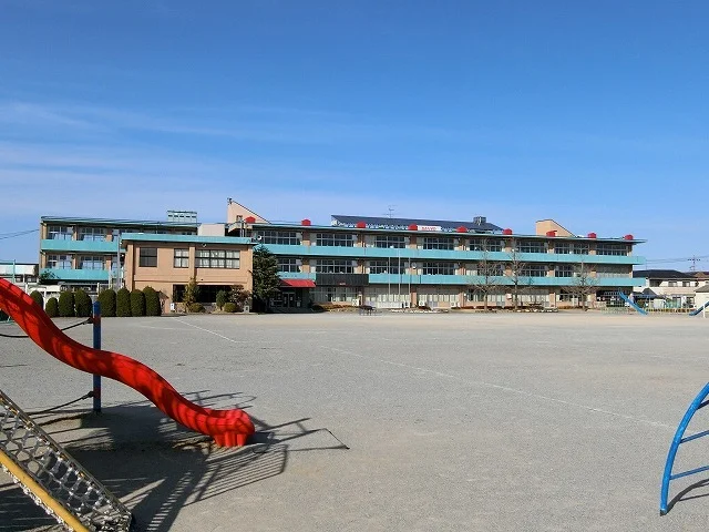 安八町立結小学校まで400m