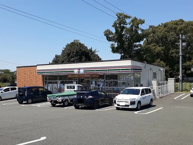 セブンイレブン小峯２丁目店まで400m