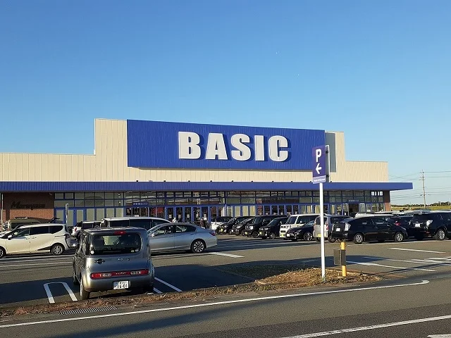 ベーシック久居インター店まで1200m