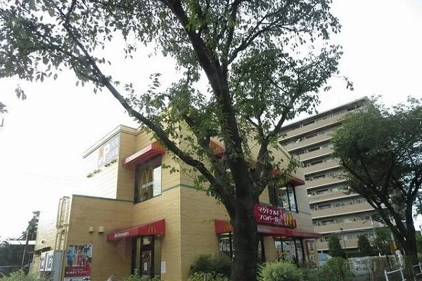 マクドナルドまで450m