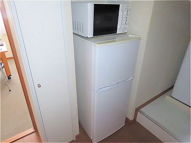 電子レンジ、冷蔵庫完備