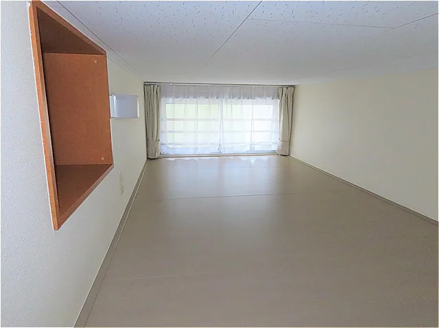 ロフトにはカーテンや電気、コンセントもあります