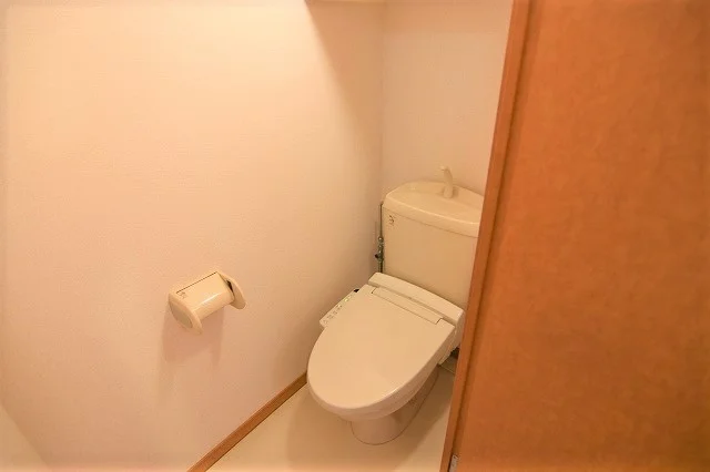 温水洗浄暖房便座付で快適（※現状優先となります）