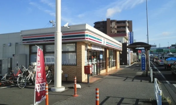 セブン　さいたま辻1丁目店まで350m