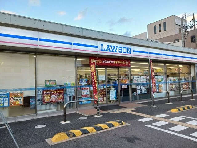 ローソン　下鳥羽柳長店まで400m