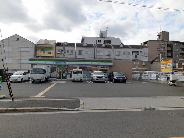 ファミリーマート苅田2丁目店まで214m