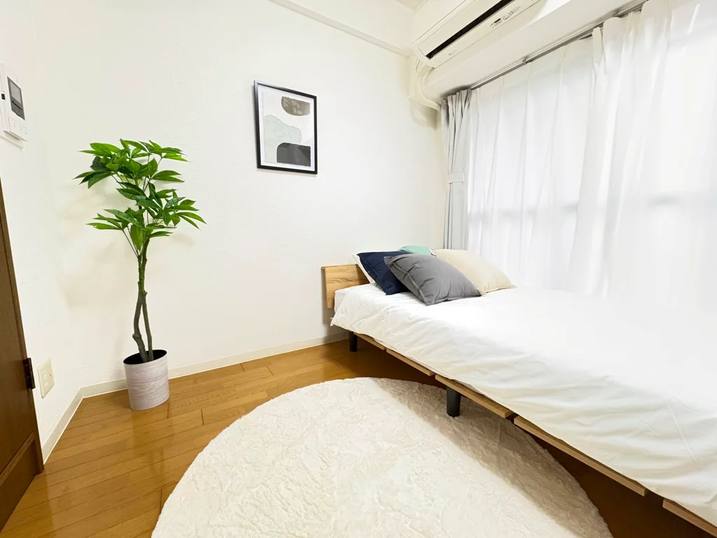 ※ラグ・小物等のインテリアは設置例です。実際のお部屋には備え付けられておりません。