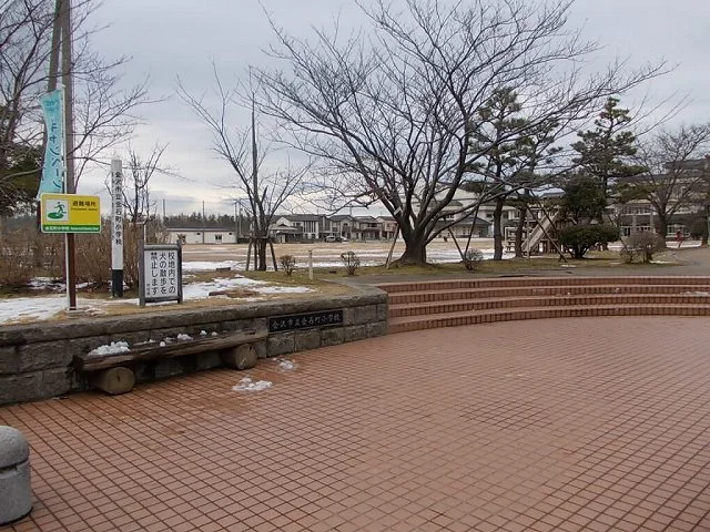 金石町小学校まで1100m