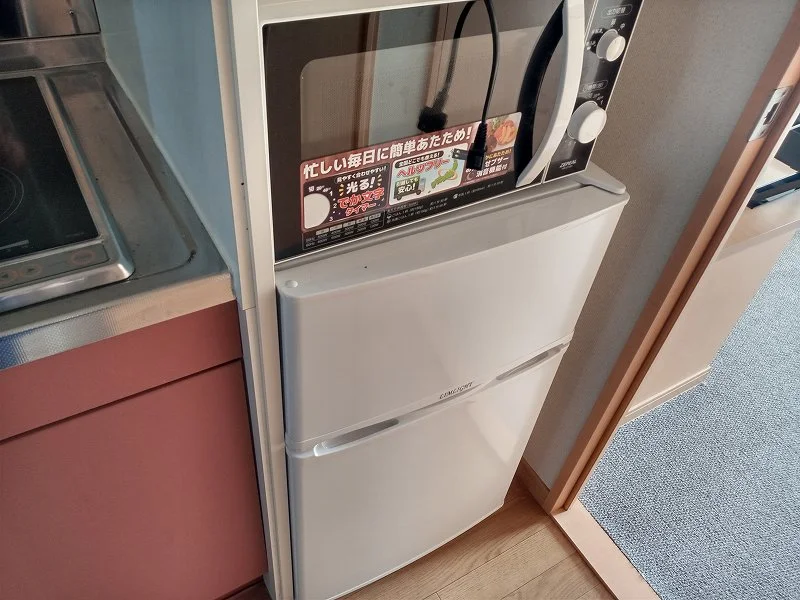 電子レンジ、冷蔵庫