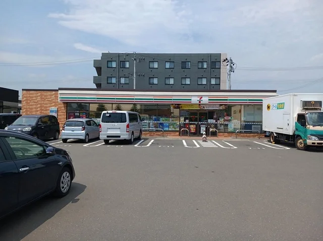 セブンイレブン泉中央南店まで450m