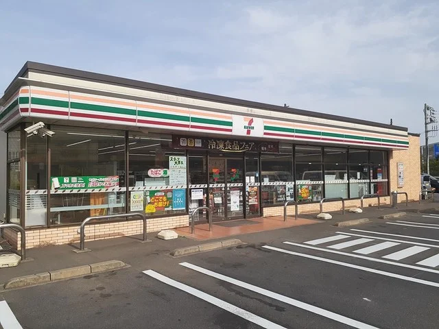 セブンイレブンまで851m