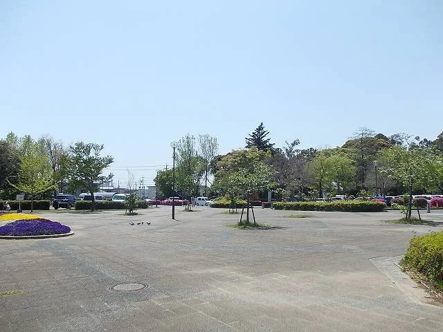 かぶと塚公園まで1100m